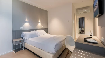 Chambre double standard avec TV et bureau