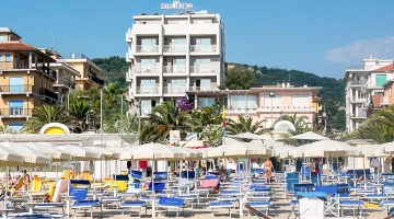 Vue de l&#39;hôtel depuis la plage privée