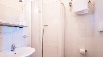 Servizi privati con box doccia