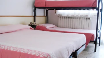 Quadruple room with bunk bed