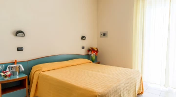 Chambre avec lit double