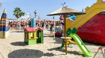 Area giochi in spiaggia