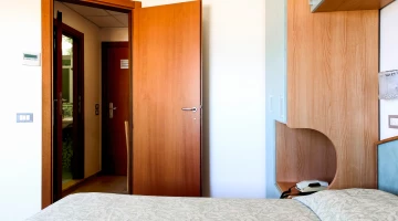 Wardrobe and telephone in the room