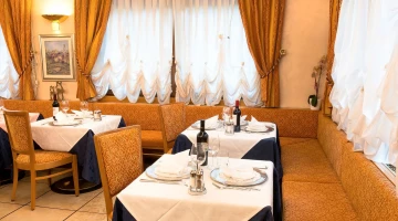 Restaurant hall