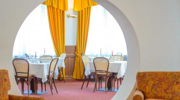 Access to the restaurant