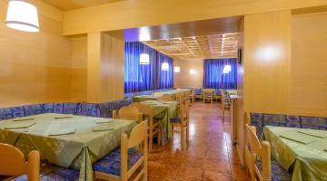 Restaurant hall