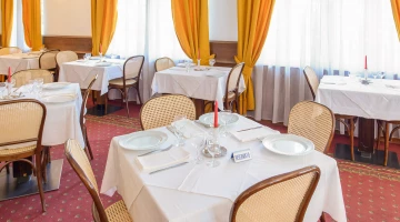Restaurant hall