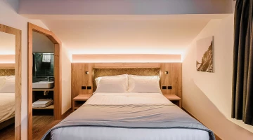 Double bed in the room
