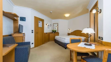 Double room with sofa
