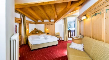 Double bedroom with exposed beams