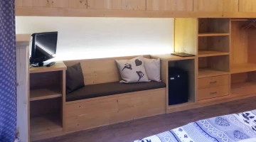 Detail der Einrichtung im Zimmer