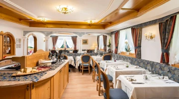 Restaurant hall