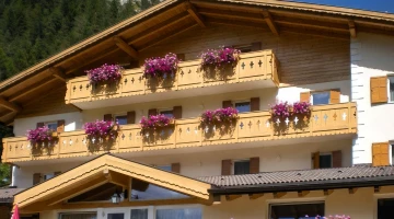 Façade