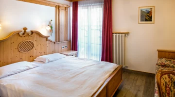 Zimmer mit Balkon