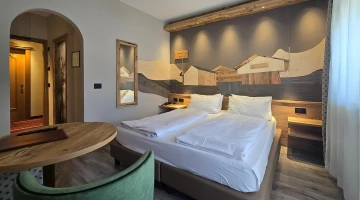 Doppelzimmer mit Doppelbett