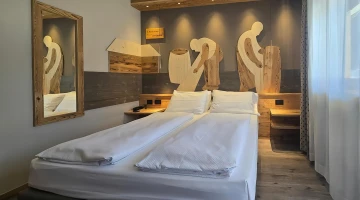 Zimmer mit Holzintarsien