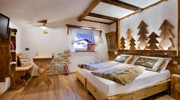 Doppelzimmer mit freiliegenden Balken