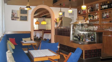 Lounge with bar