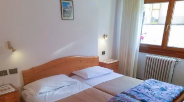 Double bedroom with window
