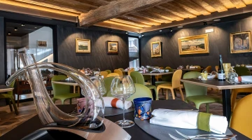 Dettaglio arredi in sala ristorante