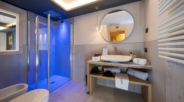 Bagno con box doccia