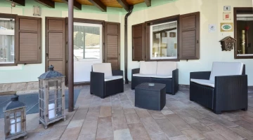 Outdoor lounge