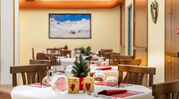 Restaurant hall