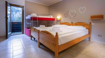 Quadruple room with bunk bed