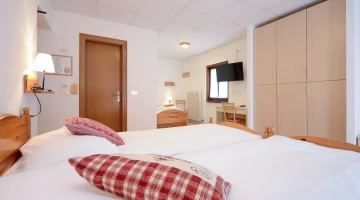 Detail of furnishings in triple room