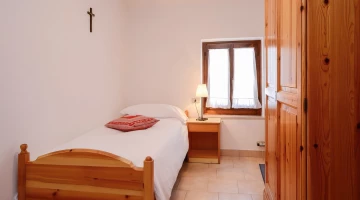 Single room with window