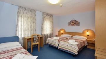 Dreibettzimmer