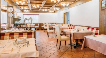 Restaurant hall