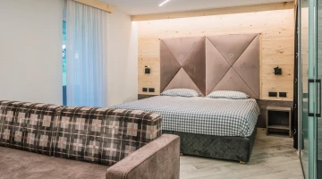 Suite with double sofa bed