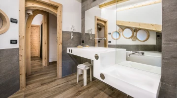 Private facilities with Jacuzzi