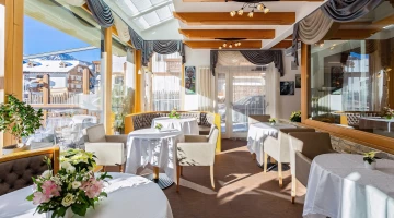 Detail of the restaurant hall