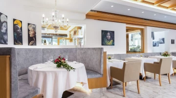 Restaurant hall