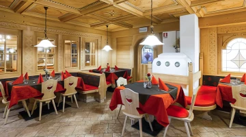 Sala ristorante allestita