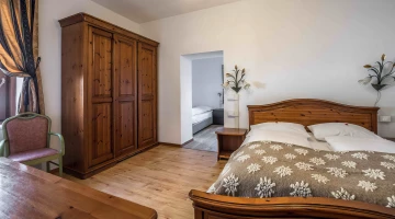 Chambre triple avec chambres communicantes