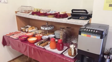 Buffet della colazione dolce e salato