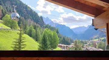Zimmer mit Bergblick