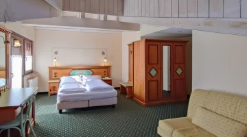 Double room with sofa