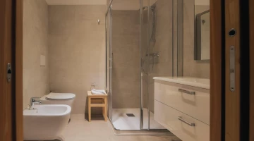 Bagno con box doccia