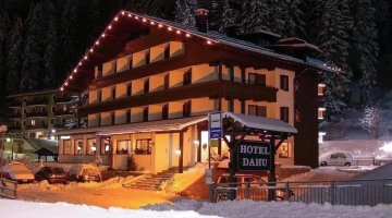 Esterni in notturna