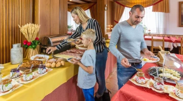 Buffet petit-déjeuner continental