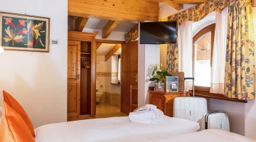 Chambre double avec télévision
