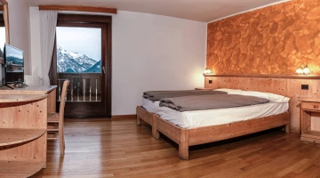 Chambre double avec bureau et balcon