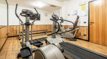 Palestra con attrezzature Technogym