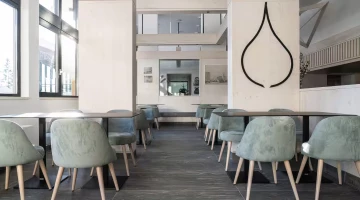 Lounge bar