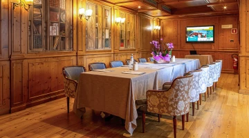 Sala riunioni con schermo LCD
