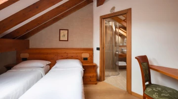 Family room with single beds